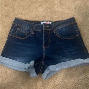 Hot kiss jean shorts